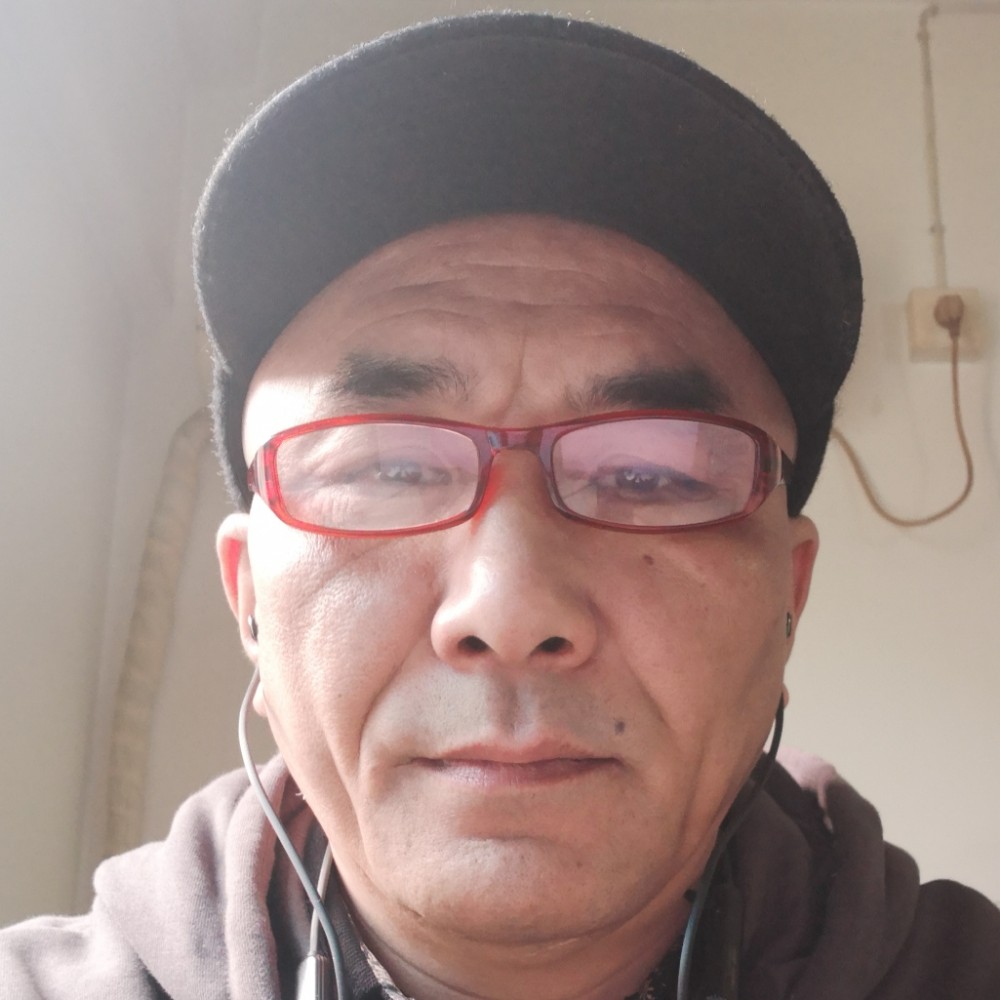 怕黑相许西装的照片