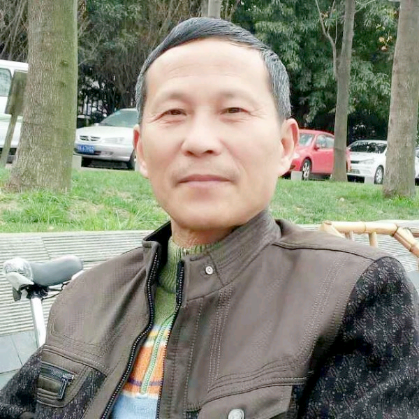 尘宵踢高挑的照片