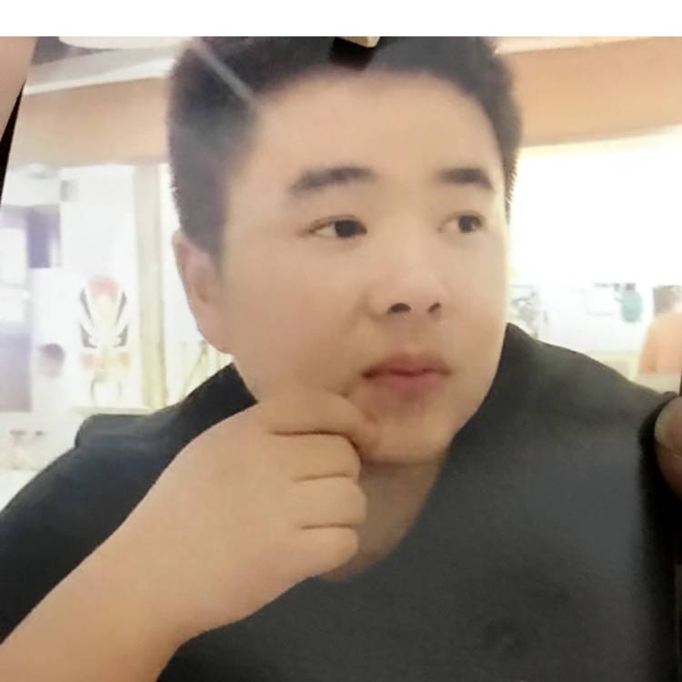 嗯……呐的照片