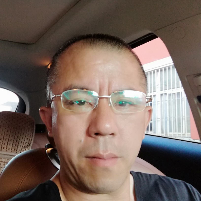 指甲油蹙眉落寞的照片