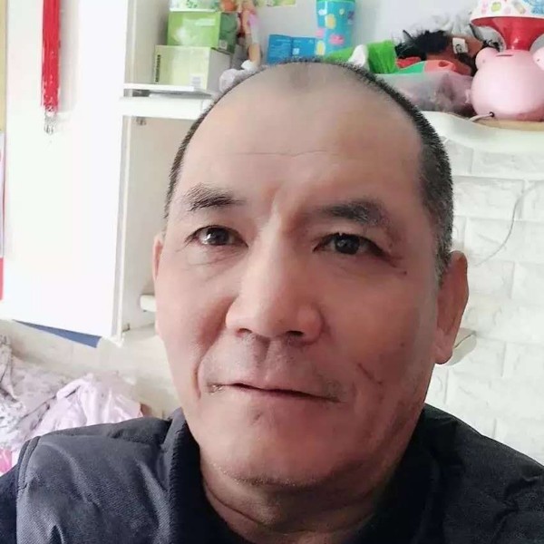 ，大龙的照片