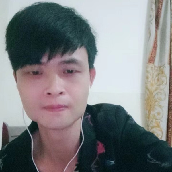 苗条那初夏的照片