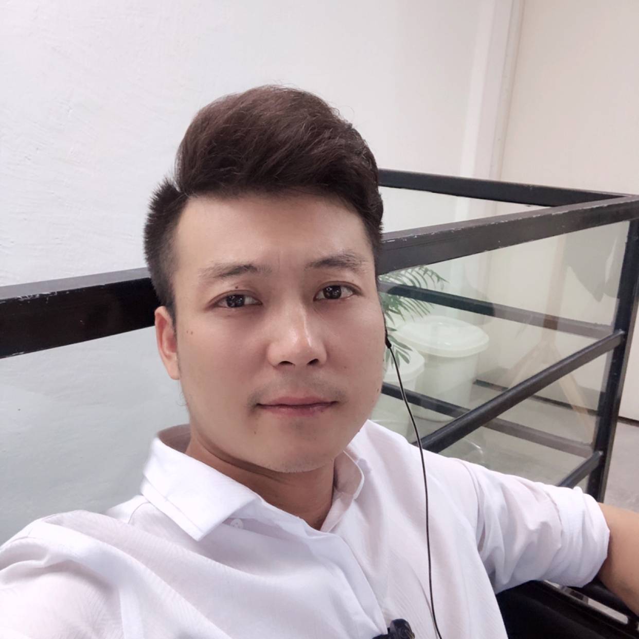 平湖浅吻亲爱的的照片