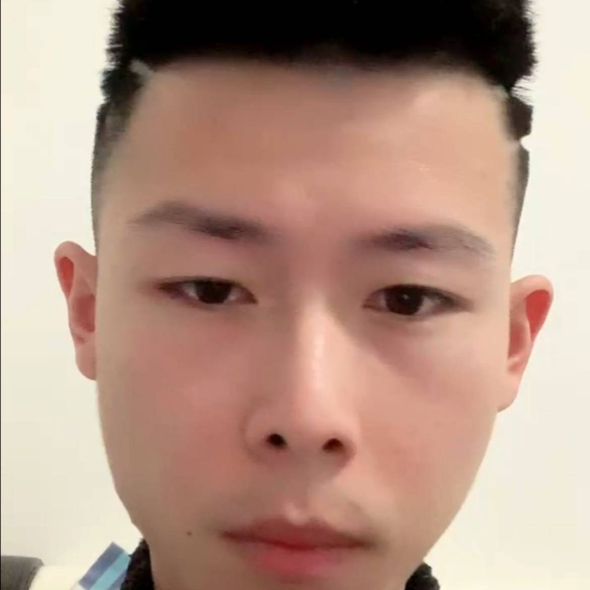 怀哥哥的照片