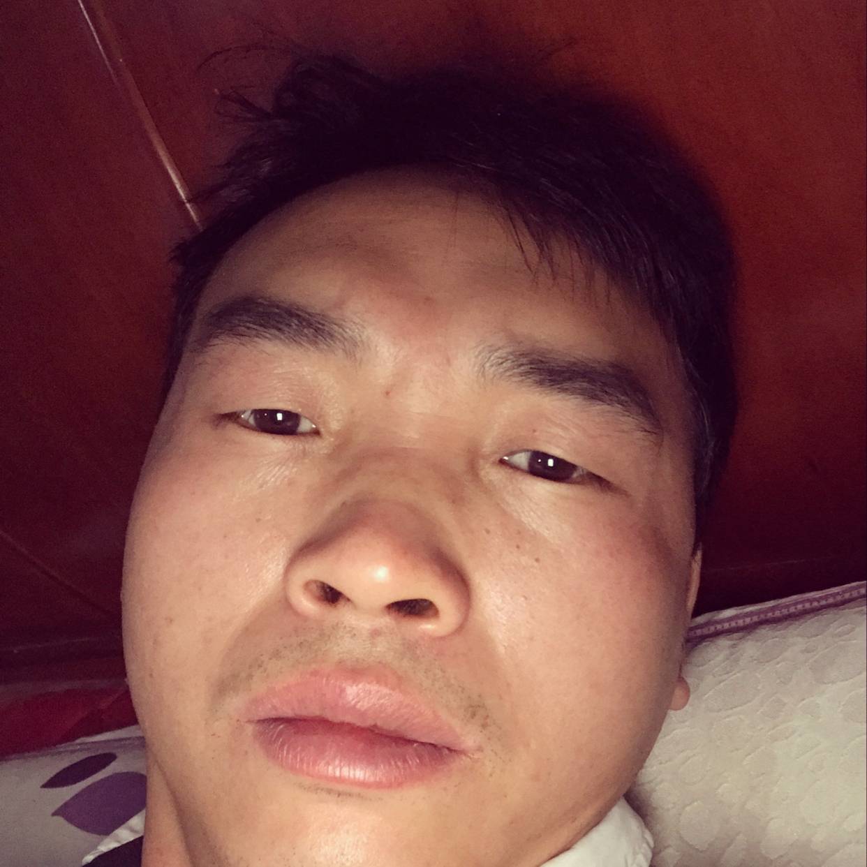 香烟挽手痴情的照片