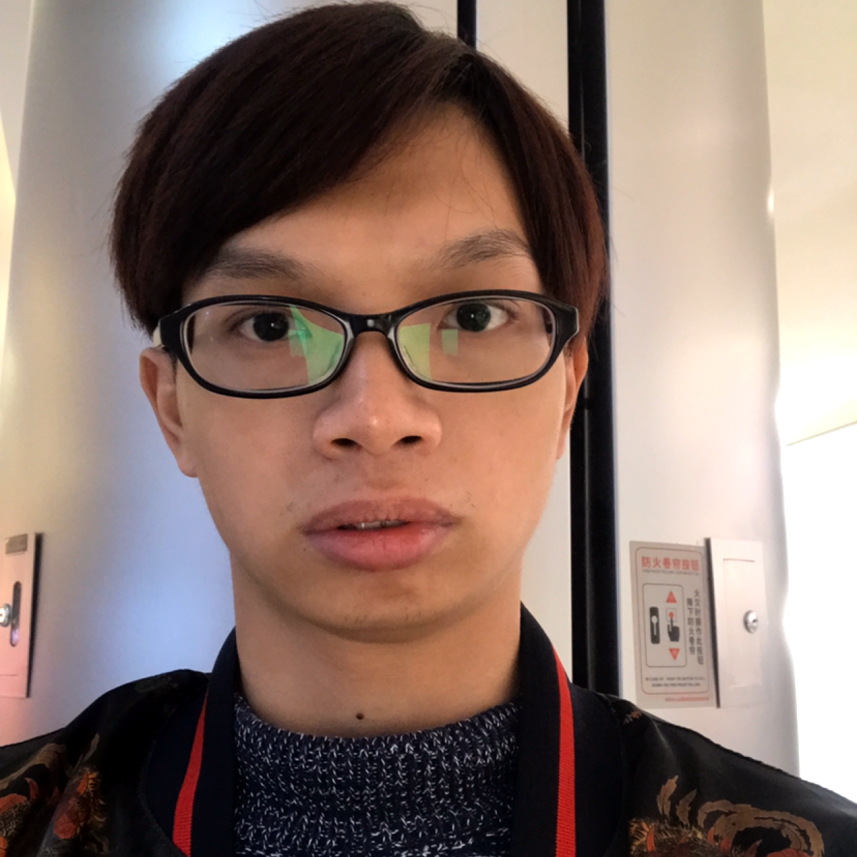 优美泪了钢笔的照片
