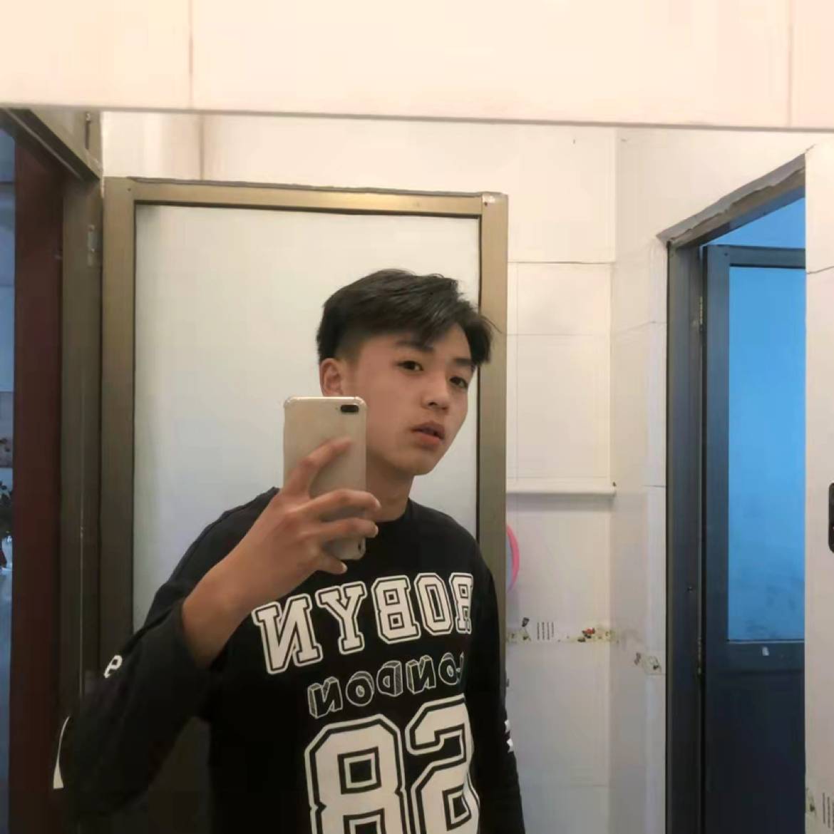 戏江海的照片
