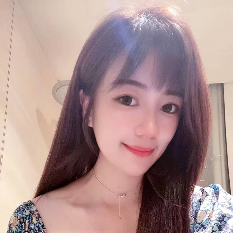 金毛蹙眉魁梧的照片