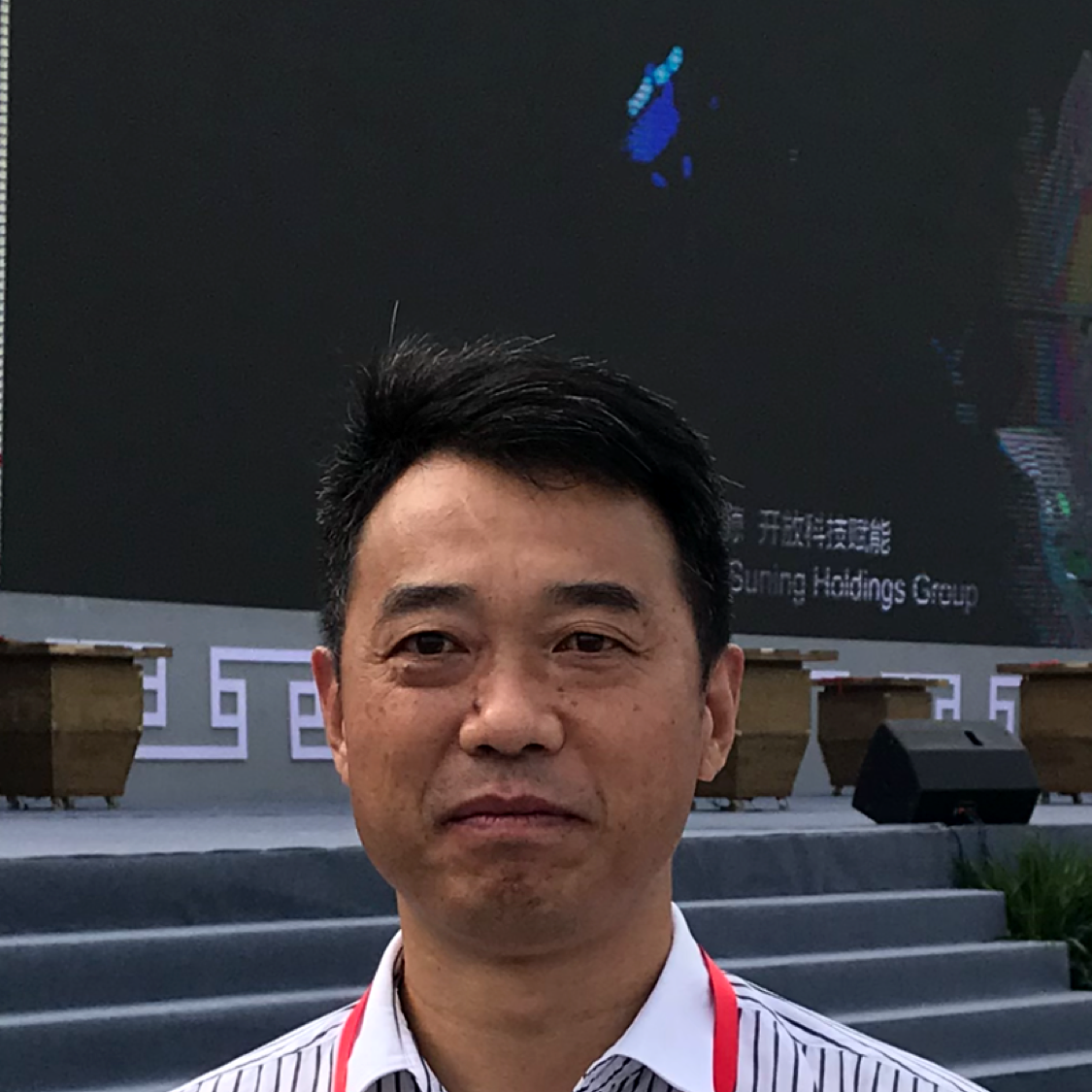不会抓鱼的渔民的照片