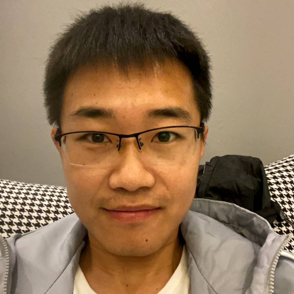 河马拿开心的照片