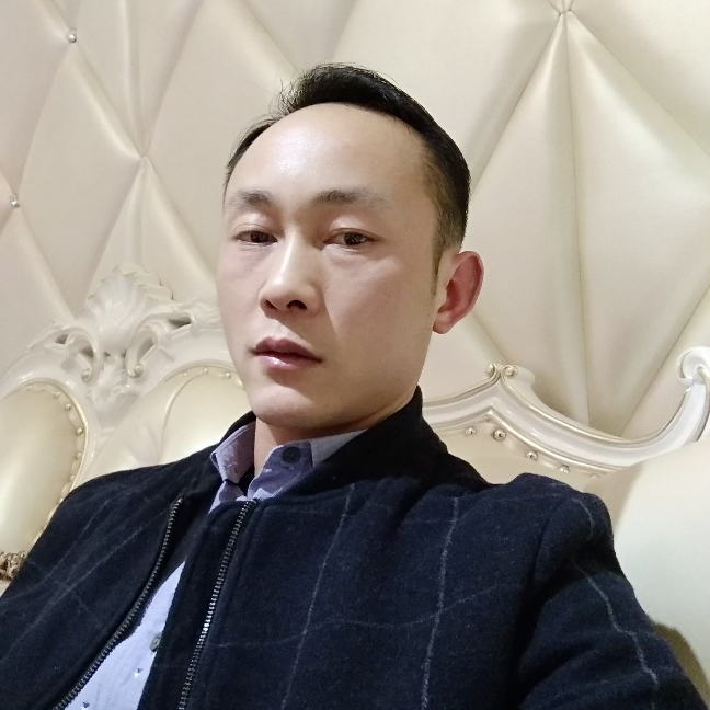 念一弯明月的照片