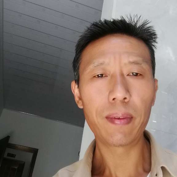 慈祥等待盼望的照片