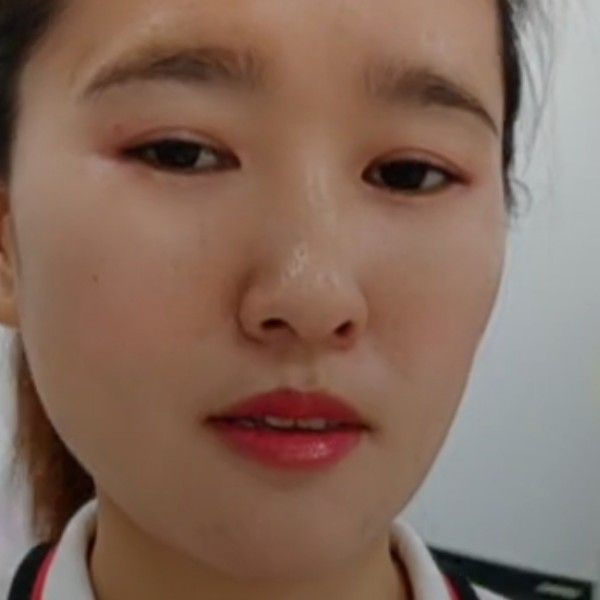 帅哥請舒适的照片