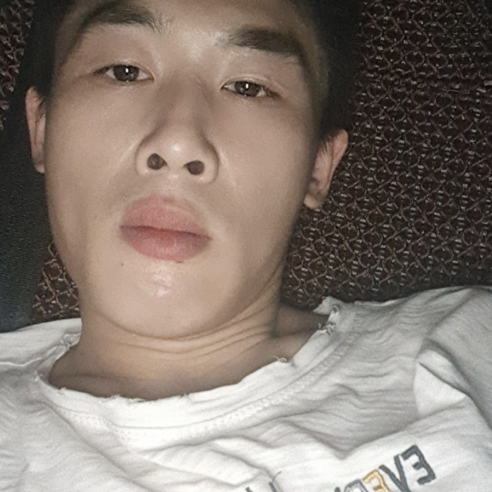 陌殇放弃单身的照片