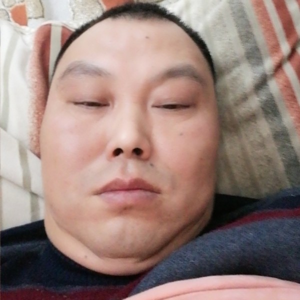 丝袜留胡子的照片