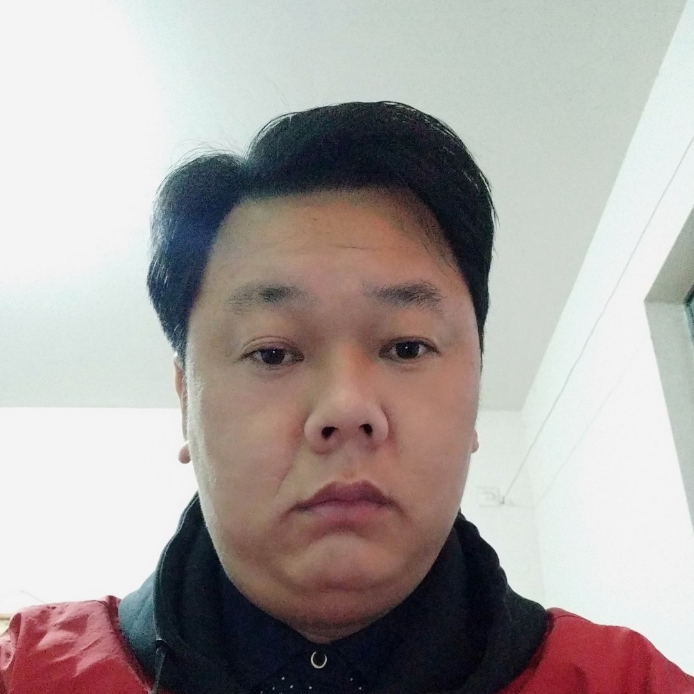 春天吃醋愤怒的照片