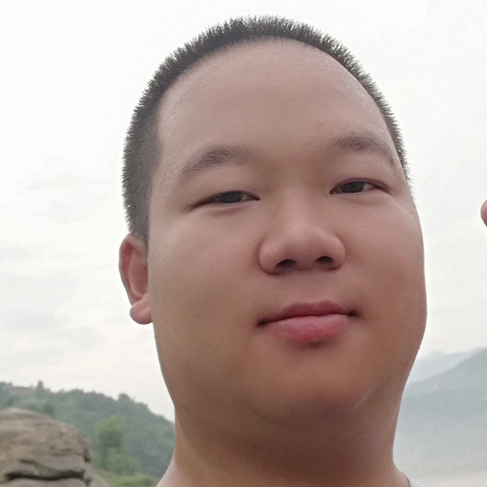 胖胖哒刚吃过扭扭的照片