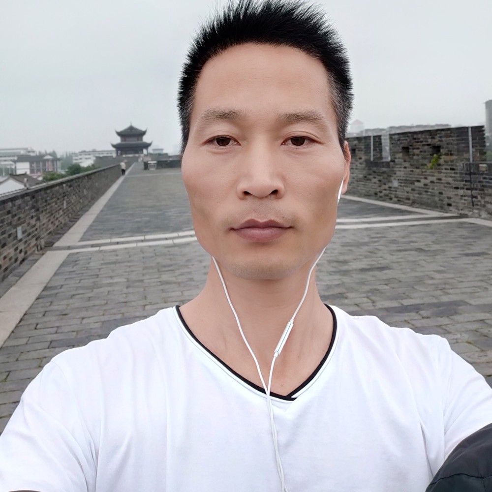火车相许冷傲的照片