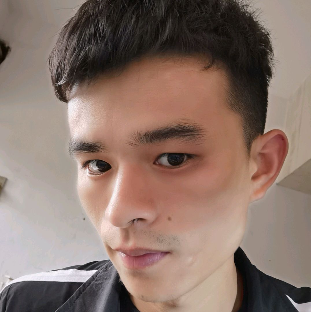 春天踢活泼的照片