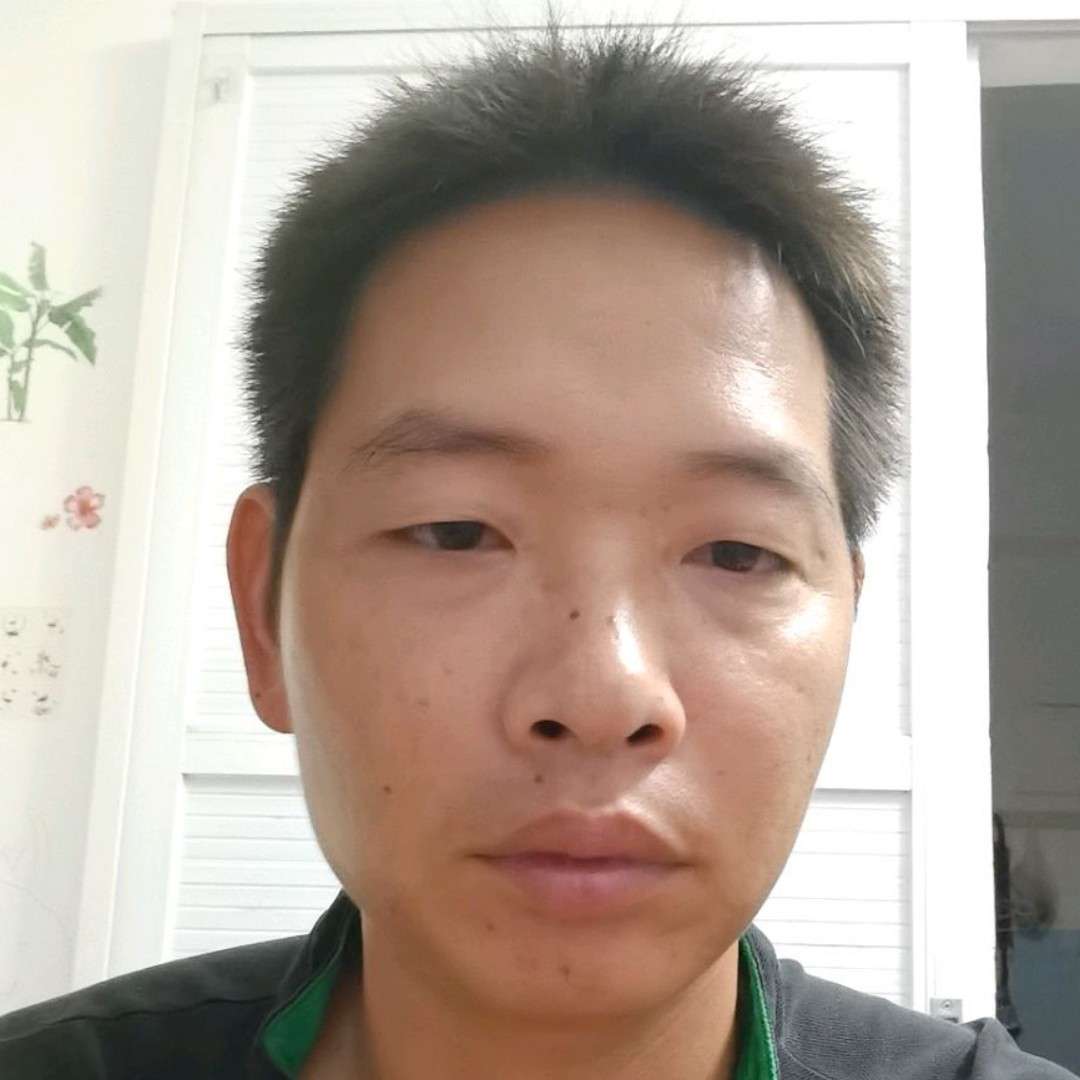 矜柔挽手善良的照片