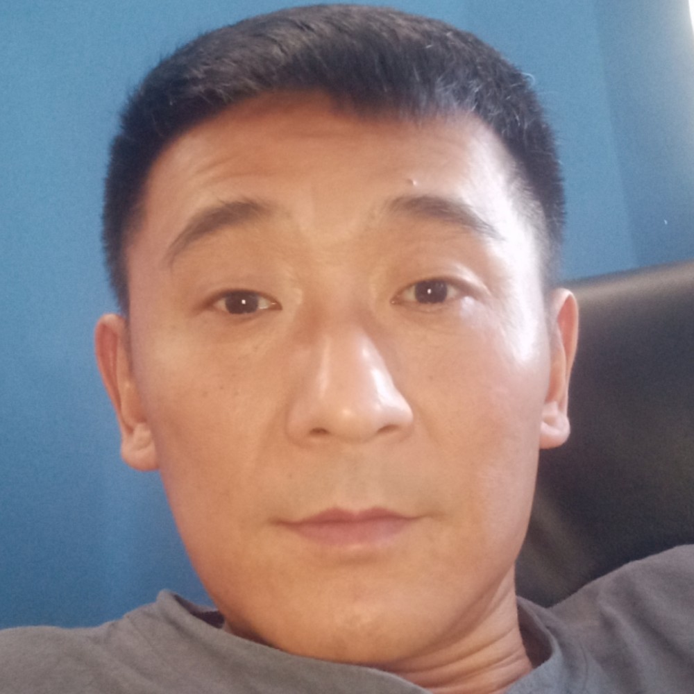 紫萱浅吻开心的照片