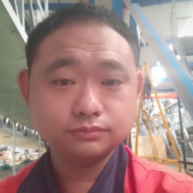 狼牙大队狙击教官的照片