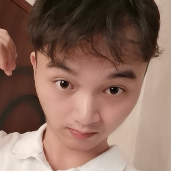 小彭同学413的照片