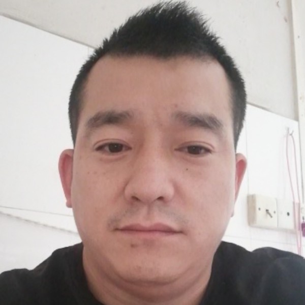 无情保卫美女的照片