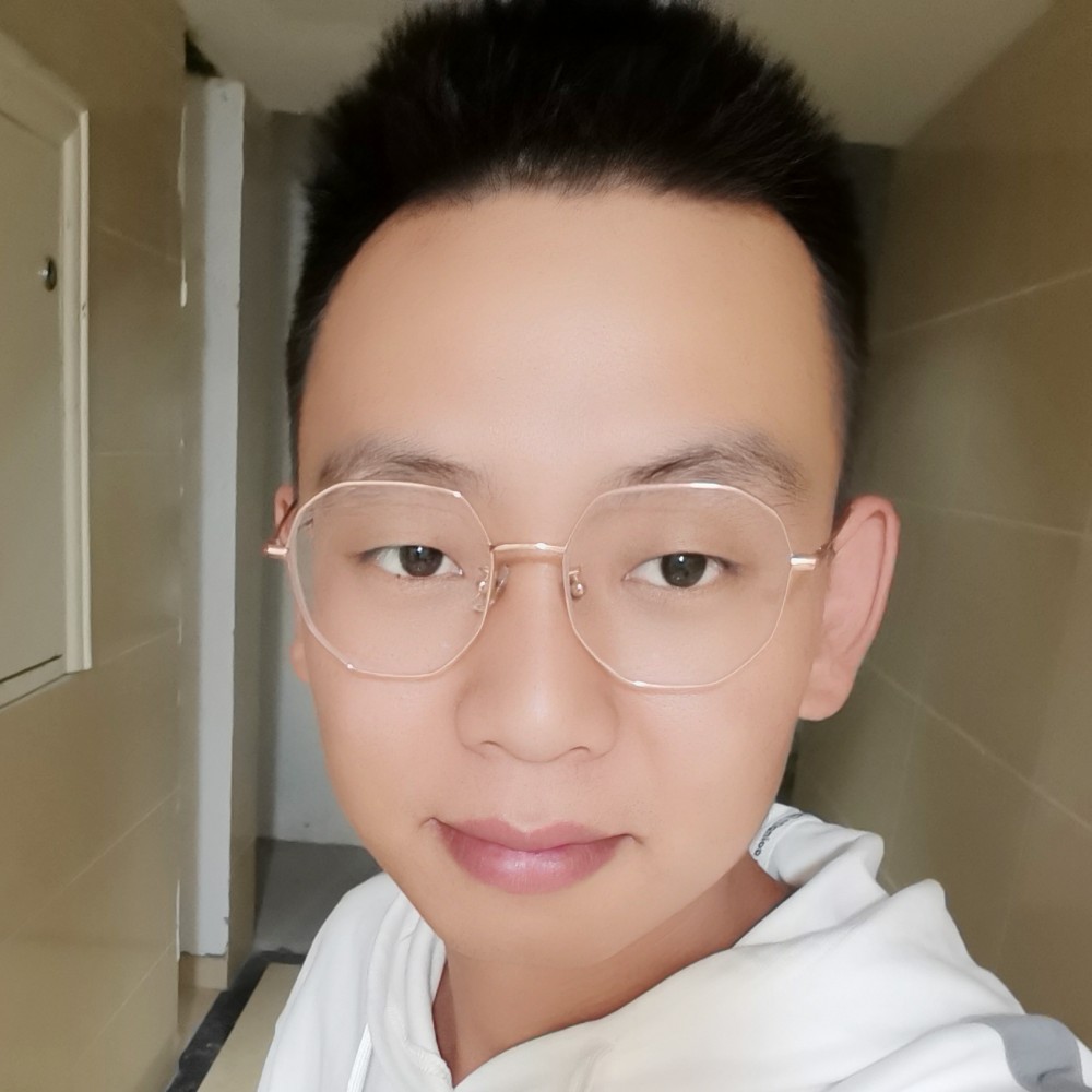 李穆穆的照片