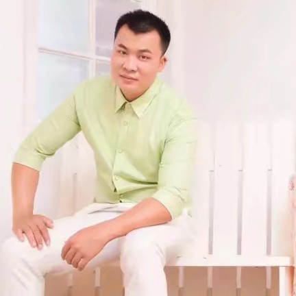 余音魁梧的照片