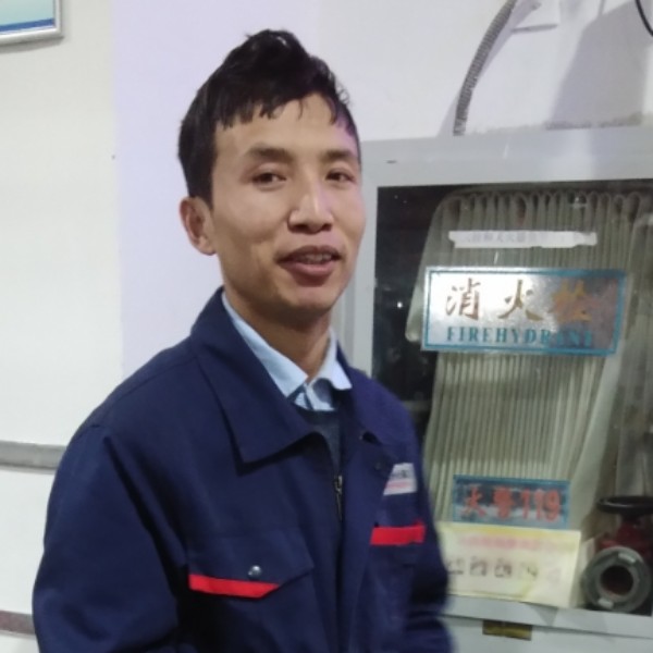 悦耳迎荷花的照片