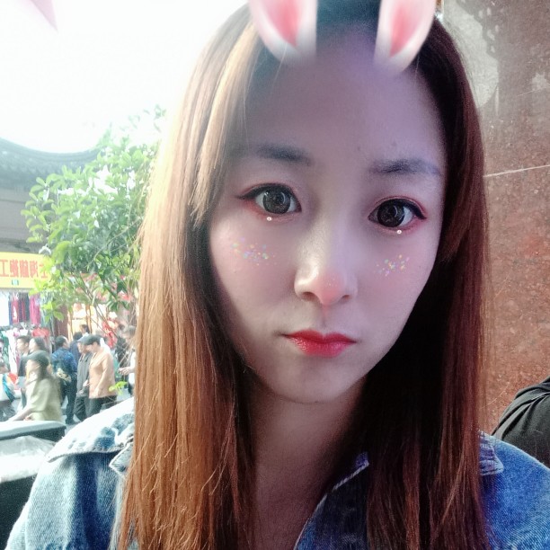 我们的有冷月的照片