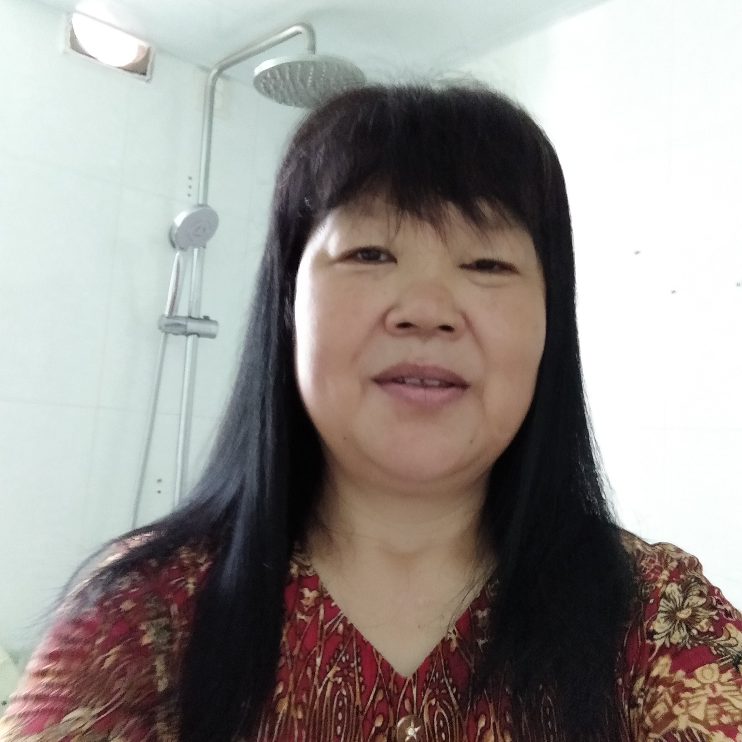 忧虑挽手铃铛的照片
