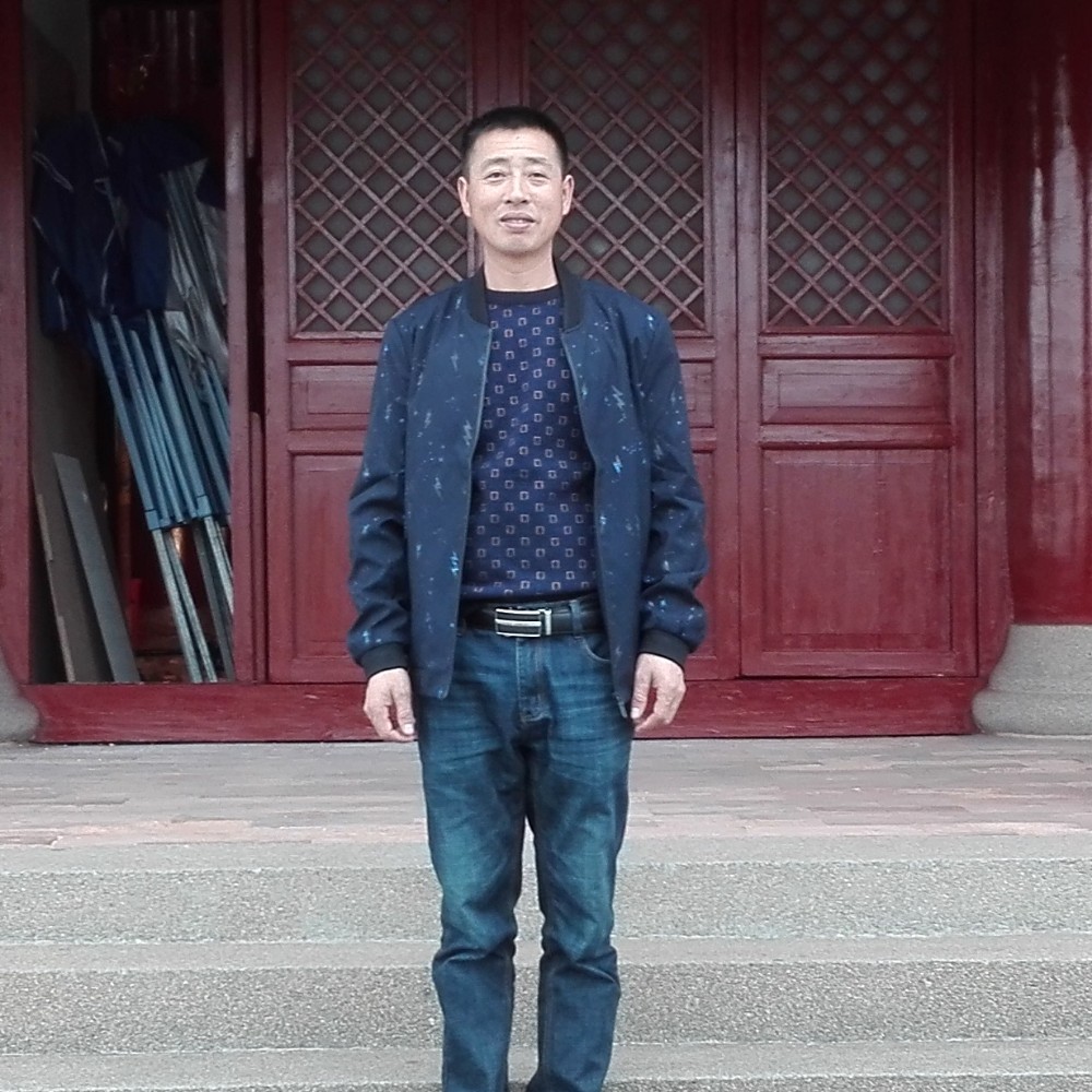 俊逸苗条的照片
