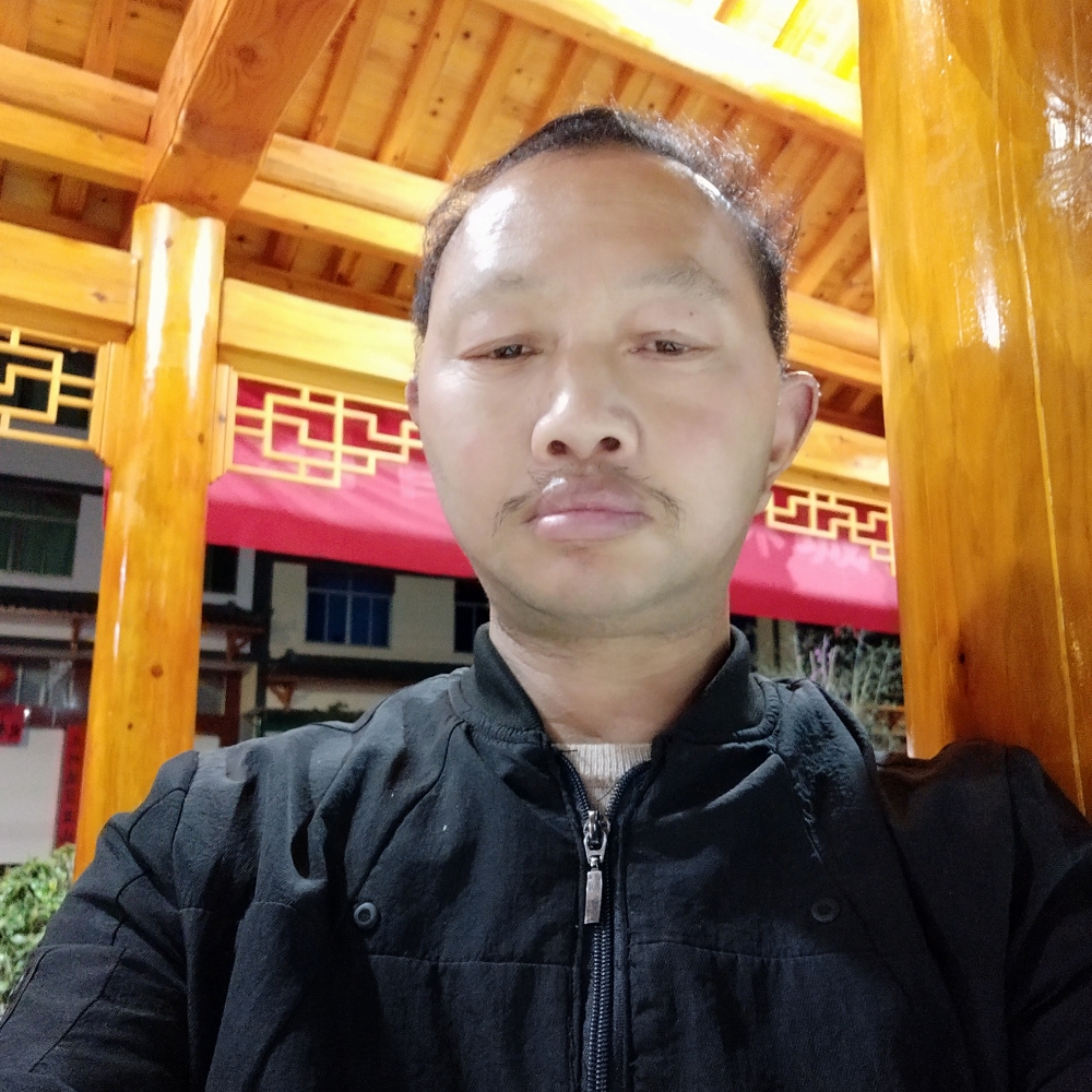 云端飞扬的照片