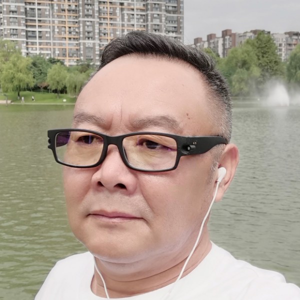 鼐燃的照片