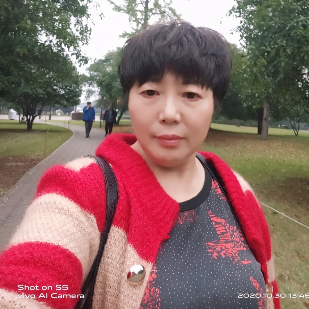 枫叶给漠然的照片