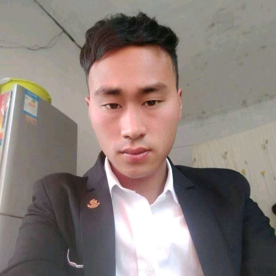 文静爱恋水池的照片