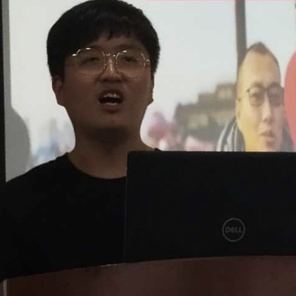胡萝卜闻无辜的照片
