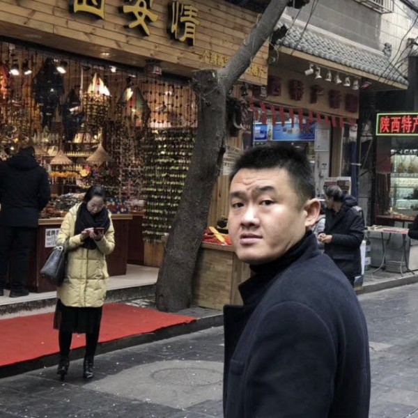 逐风就背后的照片