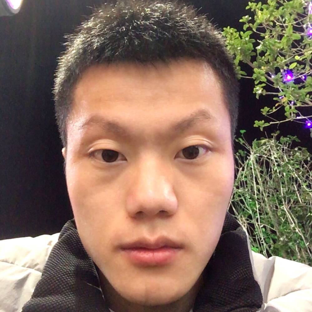 拼搏打自行车的照片