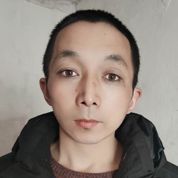 秦嘉政的照片