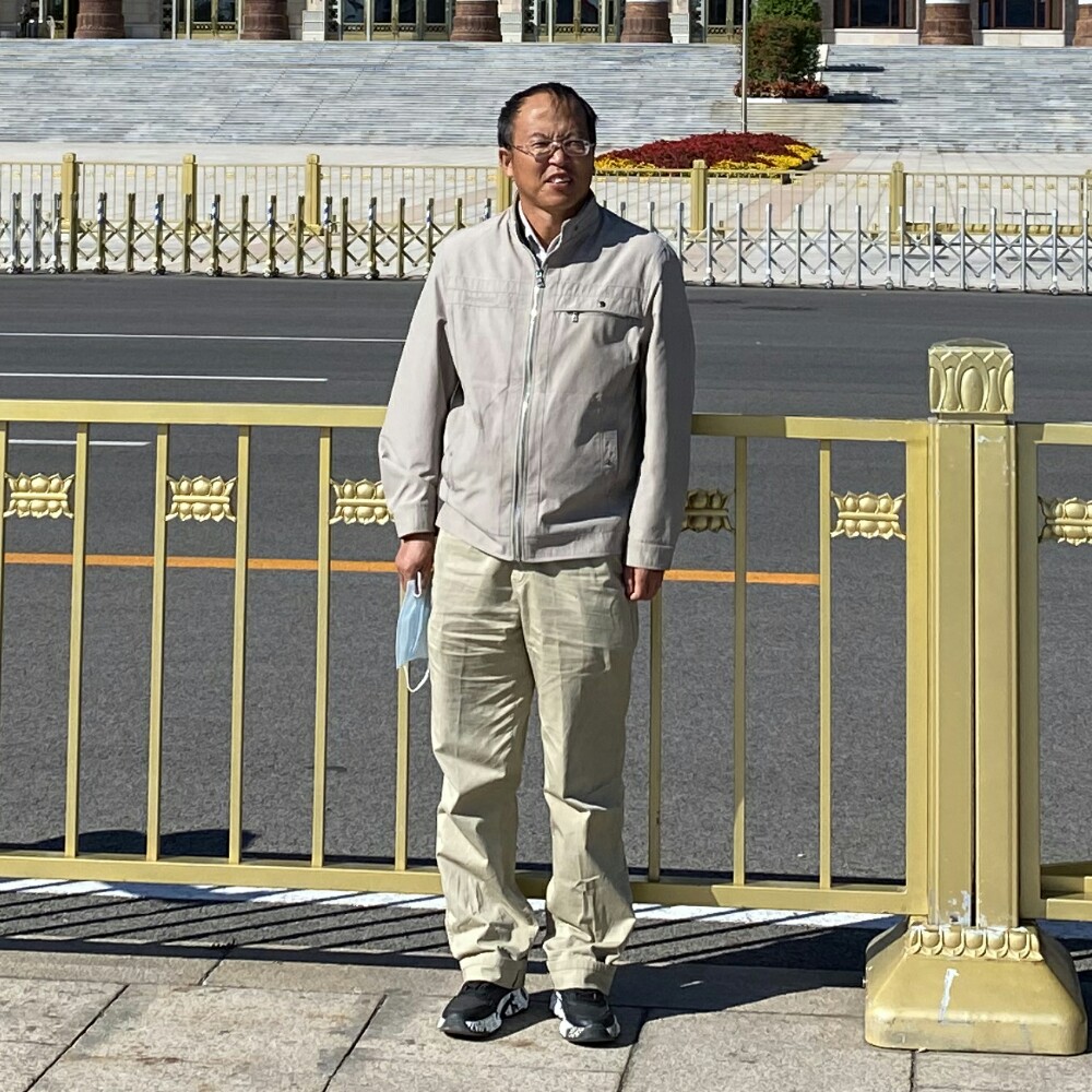 浪尖帅哥的照片