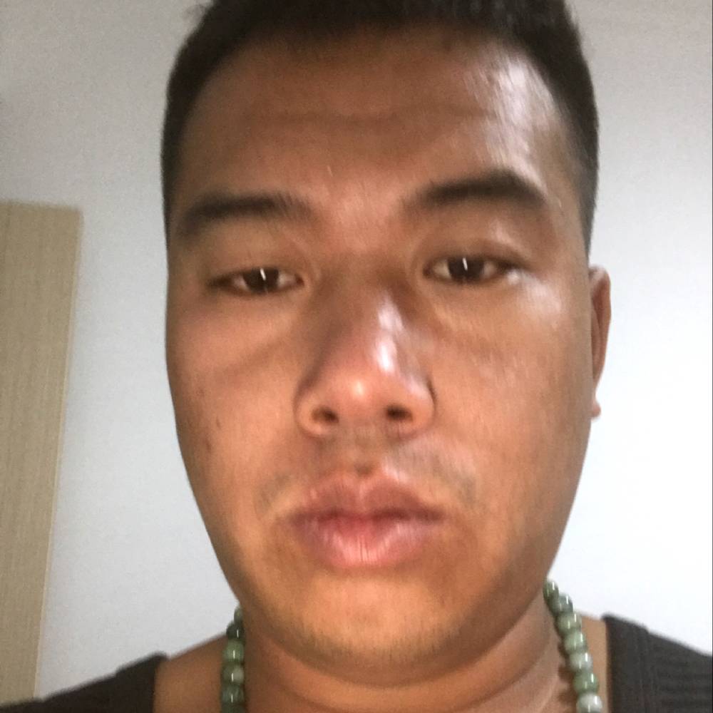 无言相对的照片