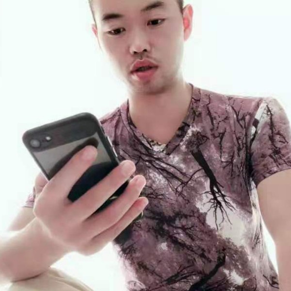 大白爱笑的照片