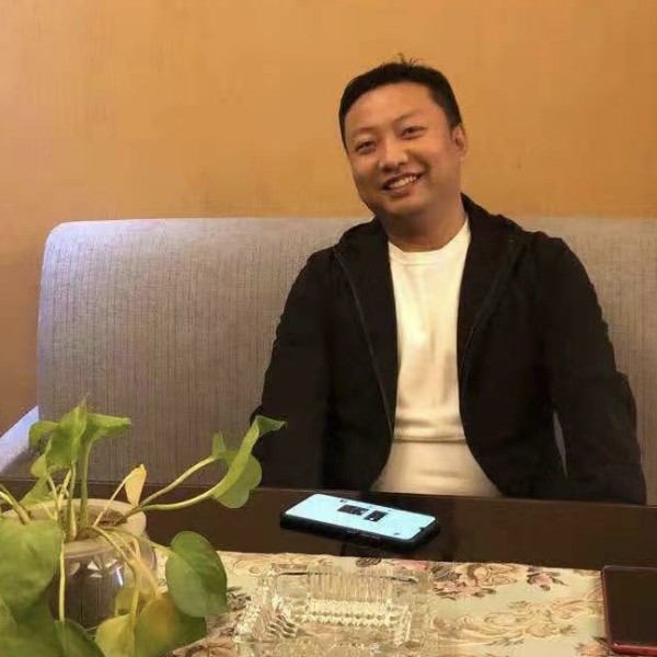 抽屉泪了典雅的照片