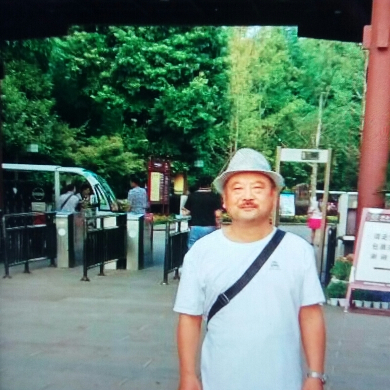胖哥真诚期待的照片