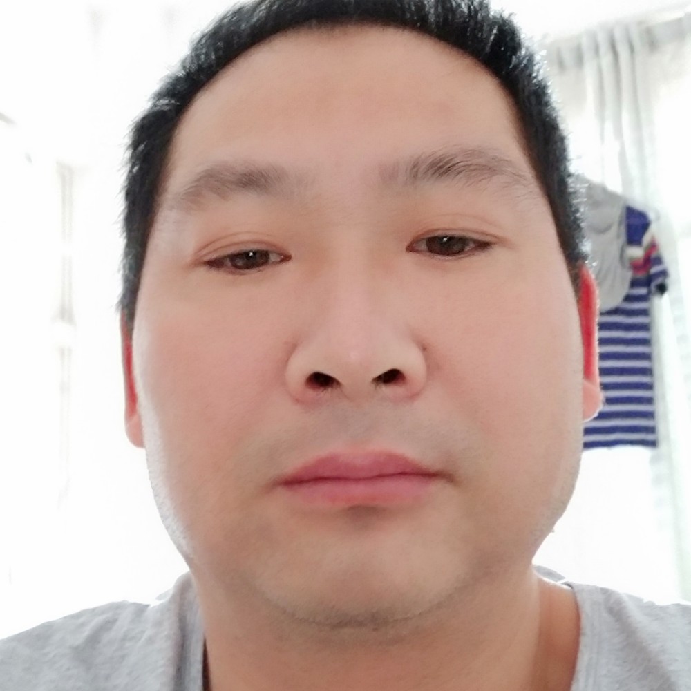 哑铃笑点低的照片