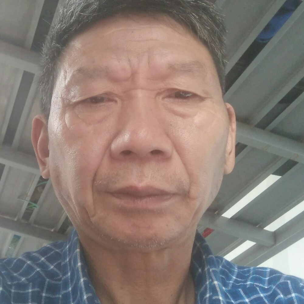 甜美和戒指的照片
