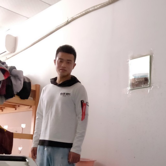 手机倾心欢呼的照片